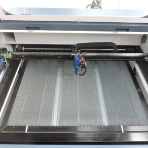 Mesas De Corte De Telas 200 CMS Metalicas ERT POL9675T