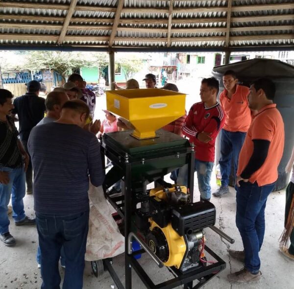 Maquinas Descascaradora De Sacha Inchi 200 Kilos Hora Motor 5 HP Trifasico BUN DER45T67JH