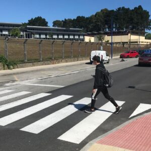 La construcción de aceras (andenes o banquetas)